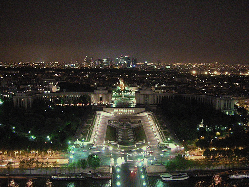 Palacio de Chaillot iluminado, Par�s Palacio de Chaillot iluminado, Par�s